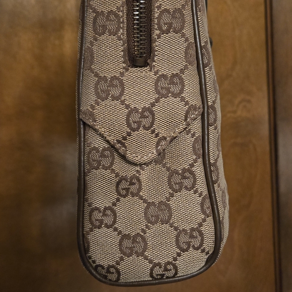 Authentic Gucci monogram canvas shoulder bag - Picture 5 of 8
